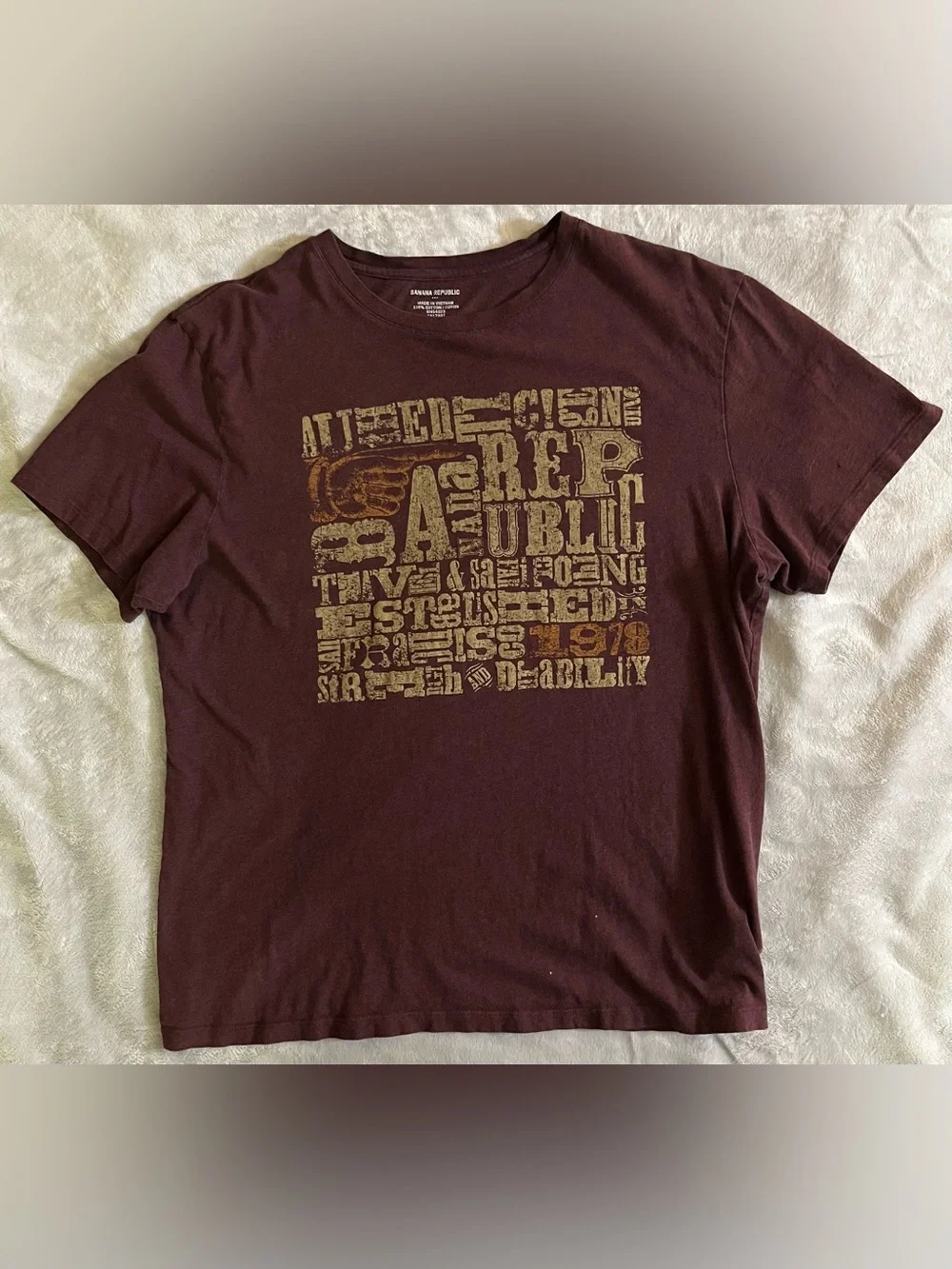 Banana Republic Heritage Graphic T Shirt Mens Size L Maroon Established 1978